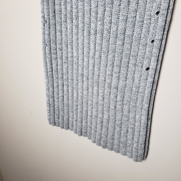 BCBGMAXAZRIA Grey Sleeveless Tunic Sweater - Picture 4 of 8